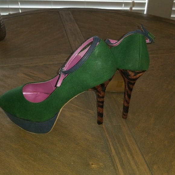 Platform Heels - Picture 4 of 4